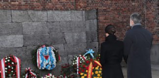 Los Reyes de España visitan Auschwitz en el LXXV aniversario de su liberación