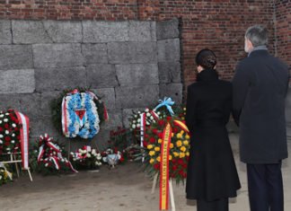 Los Reyes de España visitan Auschwitz en el LXXV aniversario de su liberación