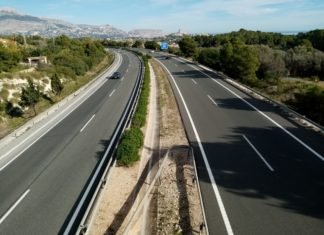 La Comunidad de Murcia inicia los primeros cursos gratuitos para obtener el carné de camión y autobús