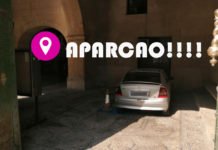 ¡Aparcado! Un hombre aparca su vehículo dentro del Ayuntamiento de Alicante y «ahora que lo retire el alcalde»