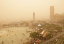 El viento, la calima y el fuego mantienen en alerta Canarias