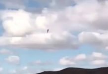 El Terraplanista Mike Hughes, se mata tras lanzarse en un cohete casero al espacio para demostrar que la Tierra es plana