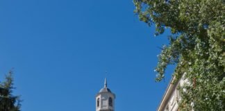 Labora y la Universitat de València inician una campaña para fomentar las profesiones científicas entre las mujeres jóvenes