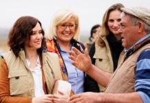 Díaz Ayuso presenta un Plan en Madrid con una inversión de 100.000.000 de euros para apoyar la agricultura de su región