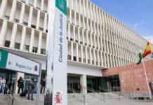 Andalucía adquiere 100.000 mascarillas, 530 mamparas y 3.000 litros de gel desinfectante para los juzgados ante el desamparo de Pedro Sánchez