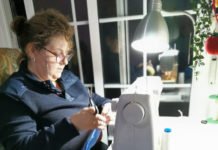 Mujeres de Torrevieja confeccionan mascarillas para aportar allí donde sean necesarias con el fin de evitar contagios del coronavirus