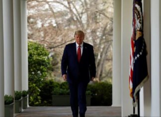 Donald Trump reconoce ante los periodistas «la gravedad de la pandemia de coronavirus»