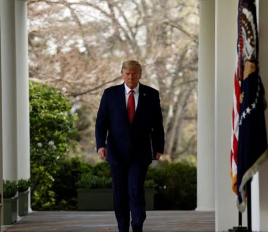 Donald Trump reconoce ante los periodistas «la gravedad de la pandemia de coronavirus»