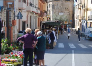 La Generalitat Valenciana coordinará la labor de 10.000 efectivos para repartir alimentos, medicinas, desinfección de espacios sensibles y atención psicológica