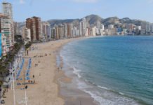 La patronal hotelera de Benidorm recomienda el cierre de todos los hoteles, apartamentos y campings en un tiempo máximo de 72 horas