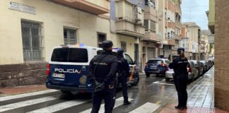 La Policía Nacional ha detenido en Alicante a un hombre que favorecía el consumo de estupefacientes durante la celebración de una fiesta clandestina