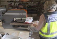 La Policía Nacional detiene a una persona por un delito contra la propiedad industrial en Denia