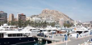 El TSJ condena al Puerto de Alicante a pagar una multa de 40.000 euros por la contaminación de los graneles
