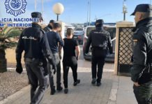 La Policía Nacional detiene a un grupo criminal que asaltaba viviendas utilizando armas de fuego «VÍDEO»