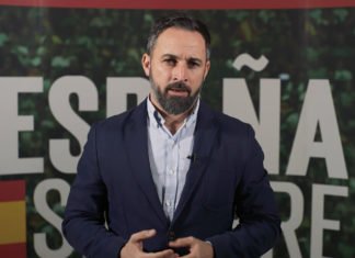 Santiago Abascal confía en los españoles ante la pandemia de coronavirus y apela a la dimisión de dos ministros del Gobierno de España