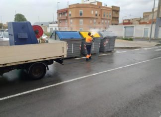 Alicante refuerza la desinfección en todos los barrios de la ciudad