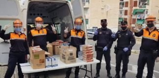 Alicante reparte hoy en su transporte público 52.000 mascarillas de mano de Policía Local y Protección Civil
