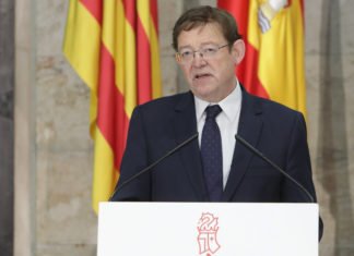 Ximo Puig ofrece una imagen penosa de la Comunidad Valenciana al mendigar ante las 329 regiones de la Unión Europea