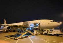 Llegan al aeropuerto de Manises dos vuelos con material sanitario procedente de China adquirido por la Comunidad Valenciana