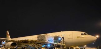 Llegan al aeropuerto de Manises dos vuelos con material sanitario procedente de China adquirido por la Comunidad Valenciana