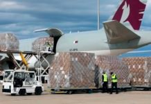 Aterriza en Manises un cuarto avión cargado con 50 toneladas de material sanitario para combatir el covid-19 en Alicante, Valencia y Castellón