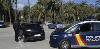 La Policía Nacional detiene in fraganti a dos personas cuando estaban perpetrando diferentes robos con fuerza en Elche