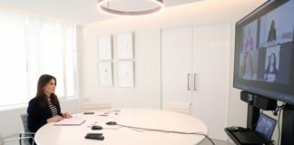 La Reina Doña Letizia se reúne virtualmente con la Red Estatal de Mujeres «Salud Mental España»