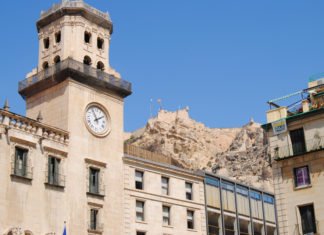 Alicante verá rehabilitar el Barrio de Juan XXIII tras el convenio firmado entre Ayuntamiento y Generalitat