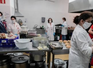 Comunidad de Madrid y Orden de Malta repartirán 3.500 menús diarios gratis a residentes en viviendas sociales durante el confinamiento por coronavirus