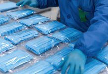 Madrid recibe un avión procedente de China con 58 toneladas de material sanitario destinado a los hospitales de la región para luchar contra el coronavirus