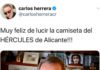 El gran periodista Carlos Herrera apoya al Hércules de Alicante mostrando la camiseta blanquiazul durante su programa «Herrera en Cope»