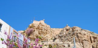 En el recuerdo, las «Cruces de Mayo» de 2012 en Alicante