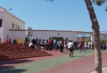 Venezuela ya se vislumbra en España con colas de personas para poder comer…..incluso en ciudades ricas como Benidorm