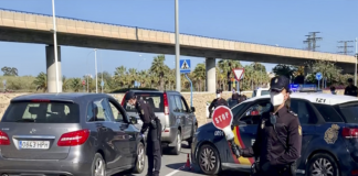 La Policía Nacional detiene en vía pública a una persona con drogas de diseño dispuestas para consumir en una fiesta