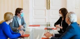 Díaz Ayuso mantiene una reunión de trabajo con el alcalde de la capital para reactivar la economía de Madrid