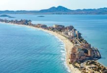 Murcia ofrece al Ministerio de Medio Ambiente la firma de un nuevo protocolo de colaboración para coordinar la recuperación del Mar Menor