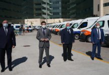 El presidente andaluz ha presentado 21 nuevas ambulancias que servirán para mejorar el servicio sanitario de la provincia de Granada