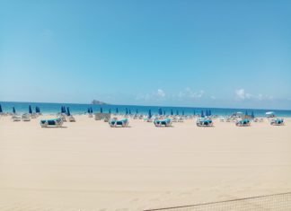 «Las playas de Benidorm bien merecen un tirón de orejas». Por J. A. Corachán