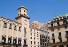 El Ayuntamiento de Alicante acuerda mantener cerradas las escuelas infantiles municipales en julio