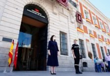 Díaz Ayuso anuncia que el luto en Madrid por los fallecidos de covid-19 se extenderá hasta el 7 de junio