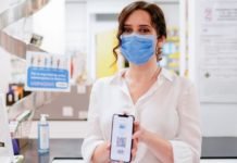 Díaz Ayuso presenta la primera Tarjeta Sanitaria Virtual en el móvil para todos los madrileños