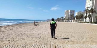 La Policía Local de Alicante garantiza la seguridad e información en todas las playas de la ciudad
