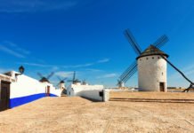 El Gobierno de Castilla-La Mancha y Correos rubrican un convenio marco para implementar servicios en el medio rural