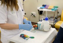 Andalucía propone abonar una gratificación especial por el Covid-19 al personal del sistema sanitario público