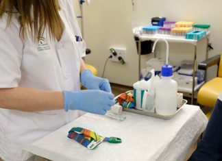 Andalucía propone abonar una gratificación especial por el Covid-19 al personal del sistema sanitario público