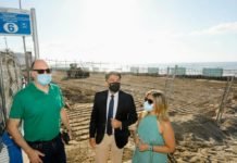 La Playa del Postiguet de Alicante vuelve a quedar sin manchas de fuel