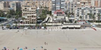Un dron vigila las playas de Alicante para garantizar las medidas de seguridad