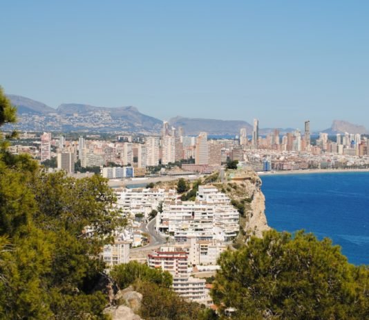 Carlos Mazón promociona la Comunitat Valenciana como destino “tax free” y prevé un crecimiento del 10% del turismo británico