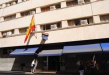 Benidorm se queda sin patrullas de policía nacional en sus calles al trasladar Interior todos los efectivos a cuidar inmigrantes a Alicante