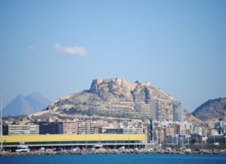 La Universidad de Alicante y una UTE local trabajarán conjuntamente para mejorar la gestión de residuos orgánicos de la ciudad